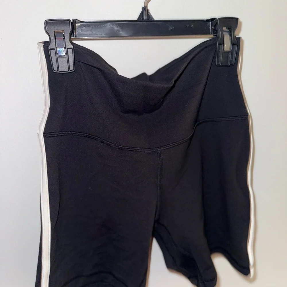 Lululemon Align 6’ Stripe Short - Picture 2 of 2